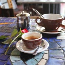 Rituales de disfrute: Lo que la buena mesa enseña sobre el entretenimiento online responsible